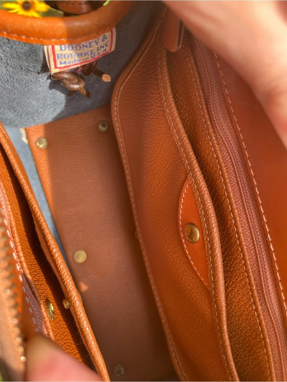 Dooney & Bourke vintage navy and Tan Pebbled Leather all weather Satchel bag 90s